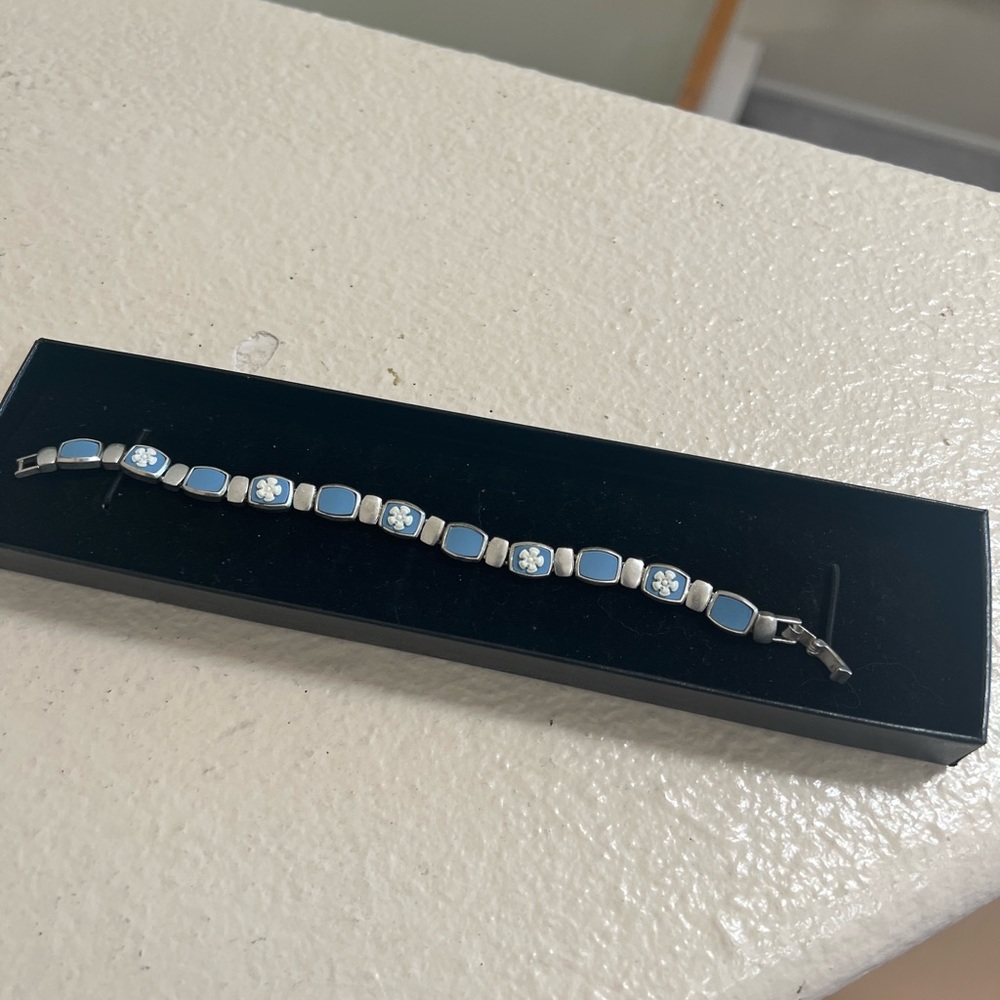 Technibond silver and blue stone floral bracelet